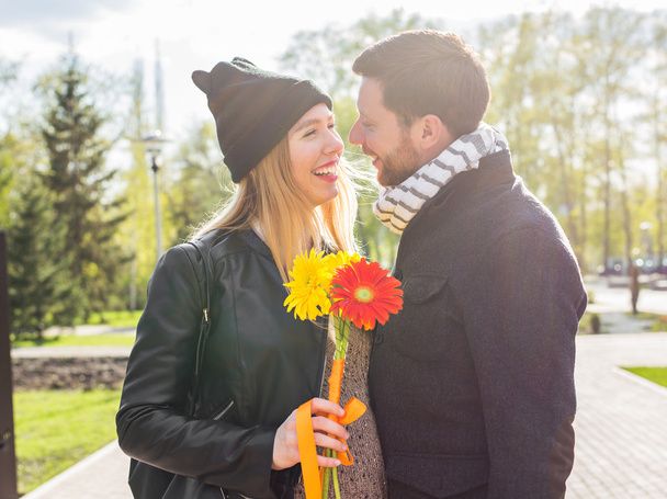 مهارت رابطه زناشویی با همسر -شناخت مردان و زنان - عشق محبت