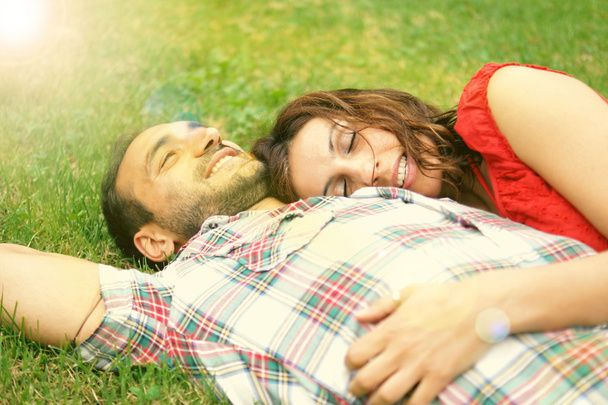 رابطه عاطفی - آموزش روابط زناشویی -شناخت مردان و زنان - عشق محبت - روانشناسی مهارت‌های ارتباطی دختران و پسران