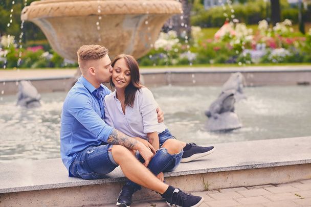 رابطه عاطفی - آموزش روابط زناشویی -شناخت مردان و زنان - عشق محبت - روانشناسی مهارت‌های ارتباطی دختران و پسران