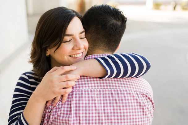 ازدواج - رابطه زناشویی با همسر -شناخت مردان و زنان - عشق محبت، علاقه - روانشناسی مهارت های ارتباطی دختران و پسران