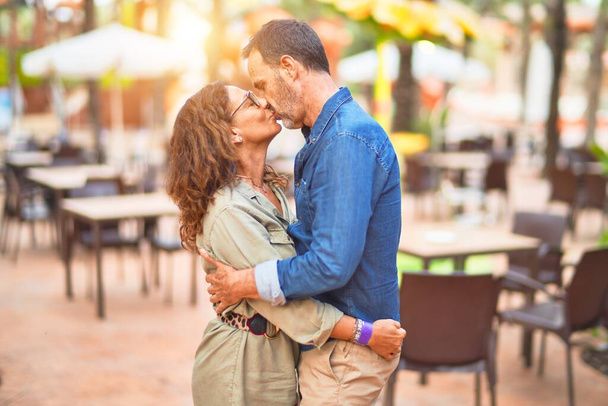 ازدواج - رابطه زناشویی با همسر -شناخت مردان و زنان - عشق محبت، علاقه - روانشناسی مهارت های ارتباطی دختران و پسران