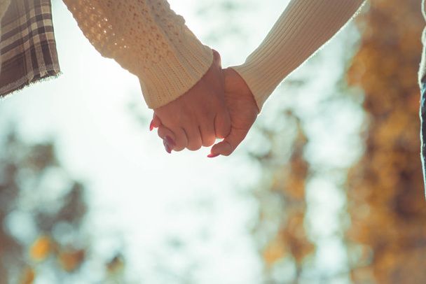 ازدواج - رابطه زناشویی با همسر -شناخت مردان و زنان - عشق محبت، علاقه - روانشناسی مهارت های ارتباطی دختران و پسران